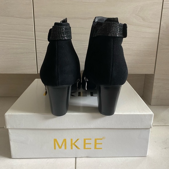 Winter Boots - Picture 5 of 5